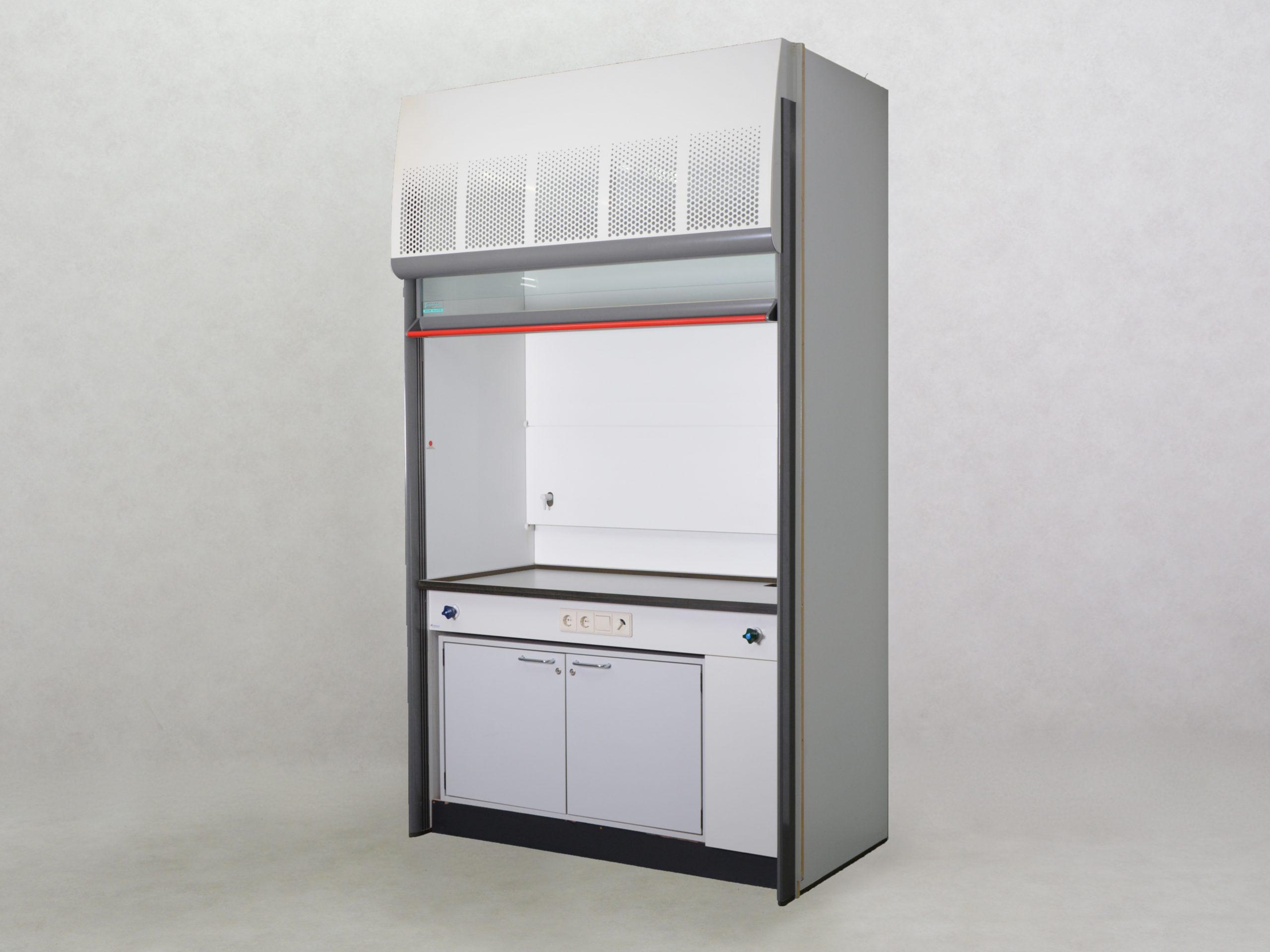 Interfurn Fumia Laboratory Fume Hood with Gas and Water Connections