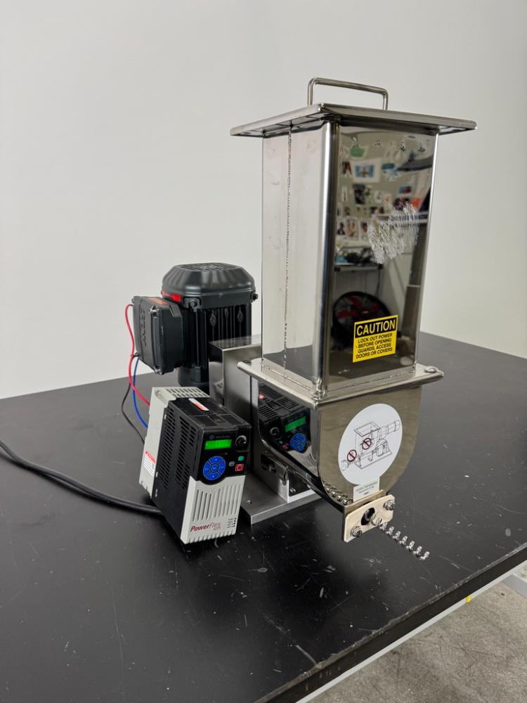Brabender DSR28-5 Single Screw Feeder for Controlled Laboratory Material Feeding