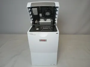 Agilent Bioanalyzer 2100 G2939B Microfluidics-Based Nucleic Acid and Protein Analyzer, 2 of 4