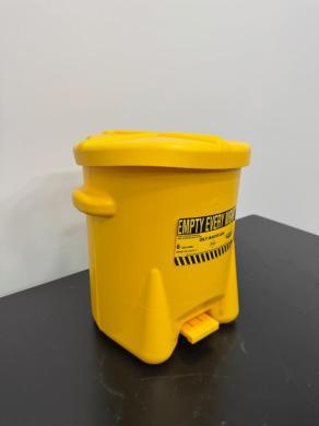 Eagle 6 Gallon Oily Waste Can with Pressure Gauge and Tubing-cover