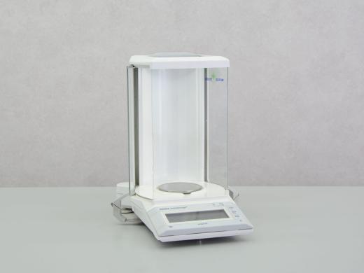 Mettler AG204 Analytical Balance with Dynamic and Percent Weighing Functions-cover