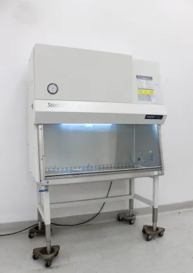 Baker SG403A-HE SterilGARD Class II Type A2 Biosafety Cabinet 4ft Laminar Flow Hood