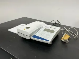 Mettler Toledo HR83 Halogen Moisture Analyzer for Rapid Moisture Content Determination, 2 of 4