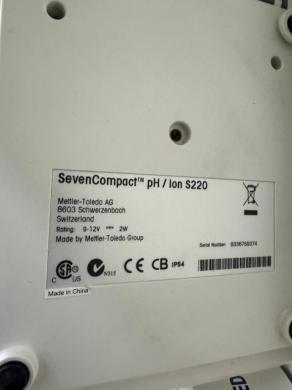 Mettler Toledo SevenCompact pH/Ion S220 Benchtop pH and Ion Meter-cover