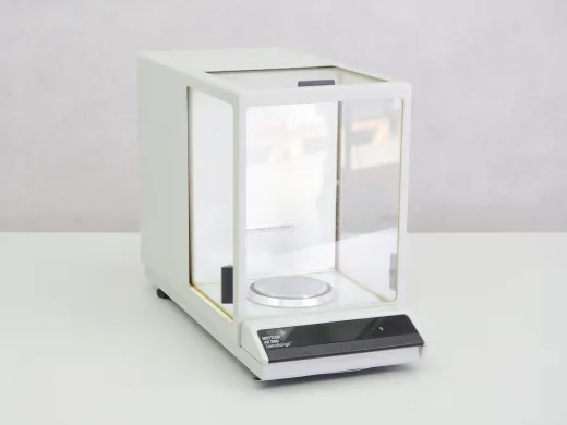 Mettler AE260 Analytical Balance with 205 g Capacity and 0.1 mg Readability