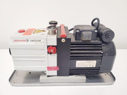 Pfeiffer Duo 2.5 Rotary Vane Vacuum Pump for Laboratory Vacuum Applications-cover