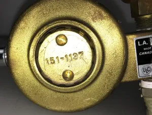 Liquid Air 151-1137 Brass Carbon Dioxide Regulator - CGA 500, 5 of 5