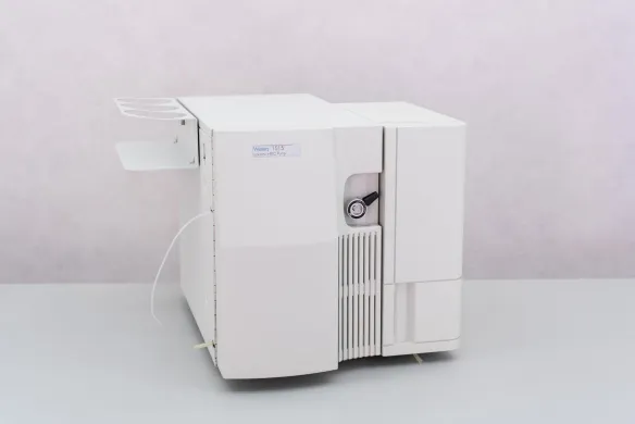 Waters 1515 High-Pressure Binary HPLC Pump with Column Heater