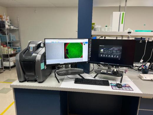 Keyence BZ-X810 Automated Fluorescence Microscope for Advanced Cell Imaging-cover