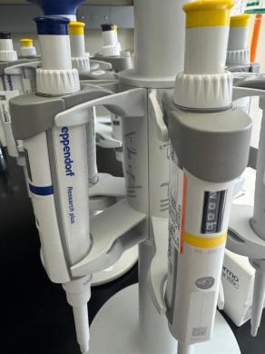 Eppendorf Research Plus Single-Channel Adjustable Micropipette Set with Rotating Stand (6 pcs)-cover