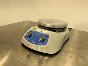 Labgene Scientific MSH-300 Magnetic Stirrer Hot Plate for Laboratory Use, 2 of 3