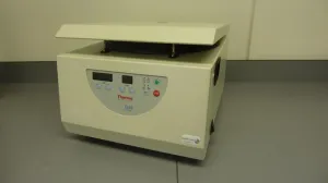 Thermo Scientific CL10 Low-Speed Benchtop Centrifuge, 2 of 6
