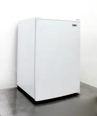 Summit FS-60M Upright Manual Defrost Laboratory Freezer -21°C, 5 cu.ft. Capacity