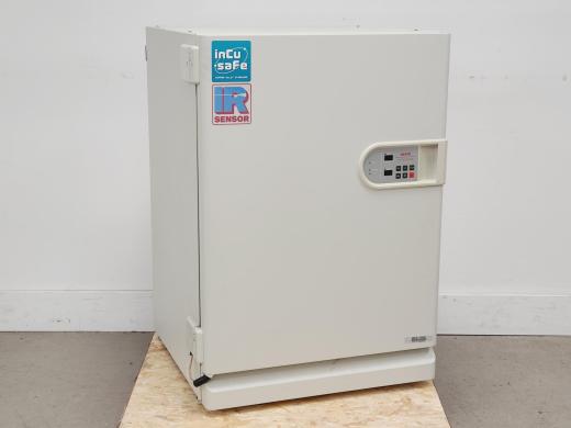 Sanyo MCO-17AIC CO2 Incubator for Controlled Cell Culture Environment-cover