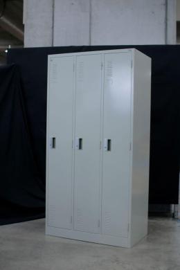 4716・PLUS / 465057 Three-Person Locker without Lock-cover