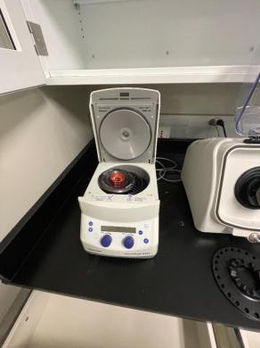 Eppendorf 5424 High-Speed Benchtop Microcentrifuge for Molecular Biology-cover