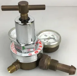 Uniweld 592H Brass Acetylene Gas Regulator with CGA 510 Connection, 2 of 5