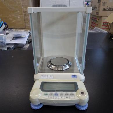 Shimadzu AUW220D Analytical Balance with Uniblock Sensor and Auto-Calibration-cover