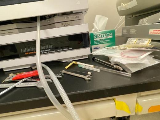 AB Sciex 3200 QTRAP Triple Quadrupole LC-MS/MS System with Agilent 1200 HPLC and Peak Scientific Genius 1024 Nitrogen Generator-cover