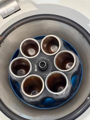 Beckman Coulter Avanti JXN-26 Floor Centrifuge with Swinging Bucket and Fixed-Angle Rotors-cover