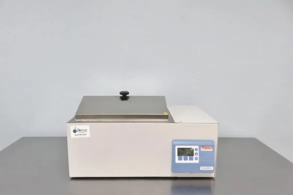 Thermo CIR19 Circulating Water Bath with ±0.05 °C Temperature Uniformity and 19L Capacity