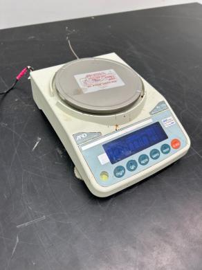A&D FX-i Series Precision Analytical Balance with Front Digital Display-cover