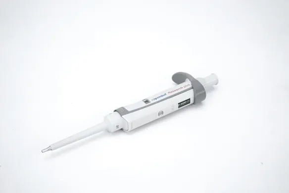Eppendorf Research Plus 2–20 µL Variable Single-Channel Pipette / Labconco CentriVap Cold Trap 7460030
