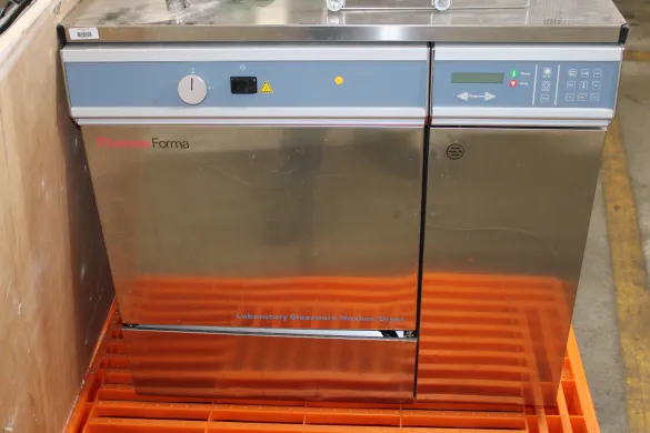 Thermo 8845 Laboratory Glassware Dishwasher 230V 60Hz Used with 30-Day Warranty