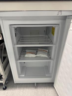 VWR HCUCFS-0420 Laboratory Undercounter -20°C Freezer with R600a Refrigerant-cover