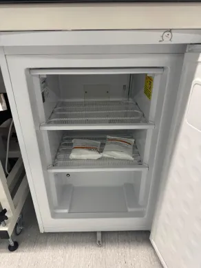 VWR HCUCFS-0420 Laboratory Undercounter -20°C Freezer with R600a Refrigerant