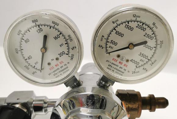 Liquid Air 2123381-590 Stainless-Steel Air Regulator (CGA 590)-cover