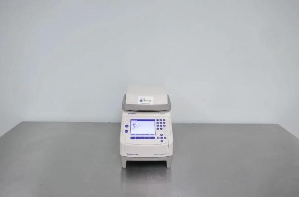 Eppendorf Mastercycler Nexus 96-Well Gradient PCR Thermal Cycler with Peltier Heating-cover