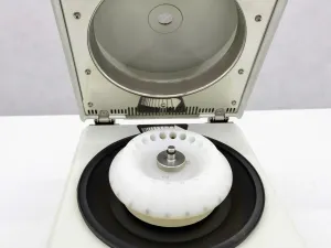 IEC IE Centra M Benchtop Microcentrifuge, 4 of 5