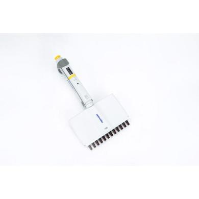 Eppendorf Research Plus 12 Channel 10-100 µL Pipette-cover
