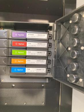 Agilent AriaDX Real-Time PCR Thermocycler with Touchscreen Interface-cover