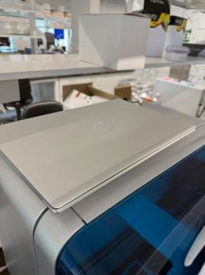 Qiagen QIAcube HT Automated High-Throughput Nucleic Acid Extraction System-cover