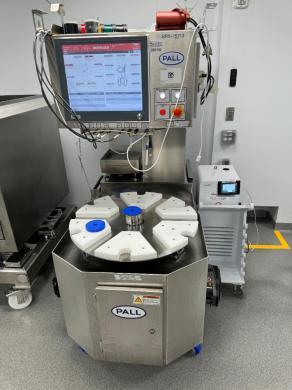 Pall iCELLis 500+ Single-Use Bioreactor Control System with Lauda RP 240 E Temperature Chiller-cover
