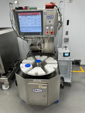 Pall iCELLis 500+ Single-Use Bioreactor Control System with Lauda RP 240 E Temperature Chiller