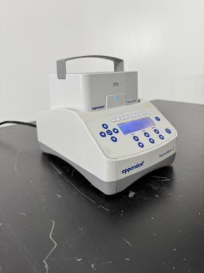 Eppendorf ThermoMixer C Compact Heating and Mixing Instrument for Microtubes and Plates-cover