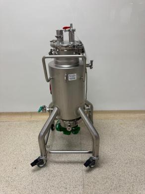 Custom Stainless Steel Reactor Vessel with Integrated Motor-Driven Pump Assembly-cover