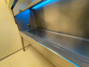 Baker SteriGARD Laminar Flow Hood with HEPA Filtration and UV Sterilization, 5 of 5
