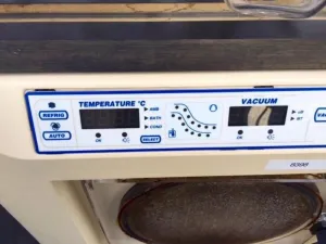 VirTis FM12 XL Lyophilyzer Freeze Dryer with Front-Facing Vacuum Pump and Pressure Control, 3 of 4