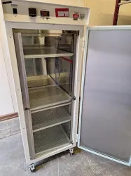 LEEC P3 Precision Incubator, 3 of 7