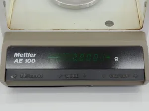 Mettler AE100 Analytical Balance for Precision Weighing, 5 of 5