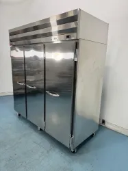 Howard/McCray SFTS-NC-3-CE Triple Door Laboratory Refrigerator with Digital Temperature Control, 3 of 4