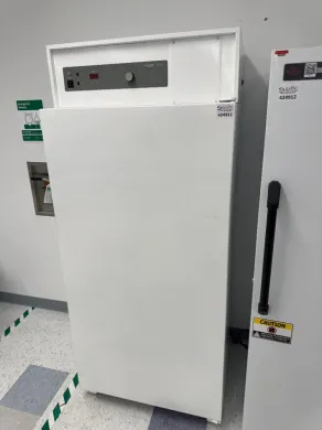 VWR Upright Laboratory Refrigerator Model 2020 for Reliable Sample Storage