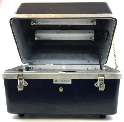 Millipore XX6370000 UV Sterilizer for 47 mm Filter Holders-cover