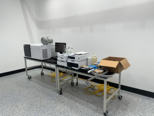 Agilent Technologies 6430 Triple Quadrupole LC-MS System for Sensitive Quantitative Analysis-cover