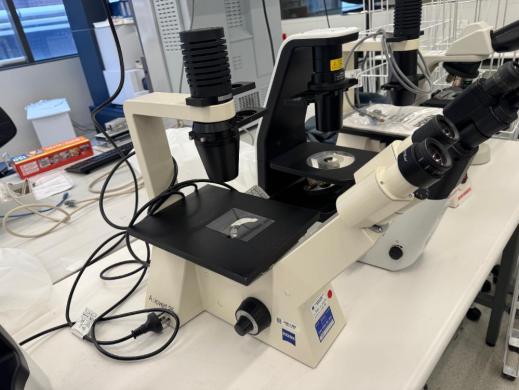 Carl Zeiss Axiovert 25 Inverted Optical Microscope for Laboratory Imaging-cover