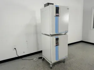 Thermo Scientific HERACell 150i Doublestack CO2 Incubator for cell culture applications, 2 of 4